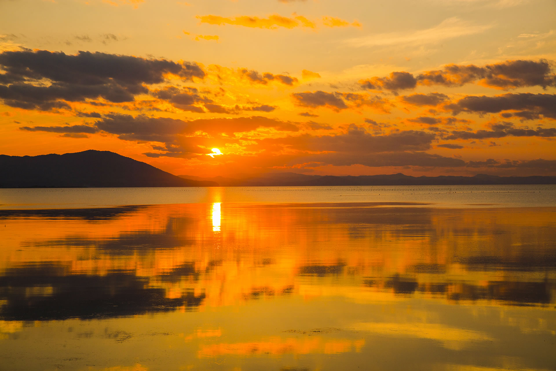 夕日と凪のサロマ湖 北見mylove 北海道北見市 観光グルメスポット オフィシャル Webサイト